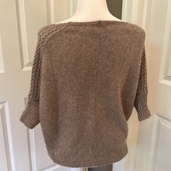 Cashmere off shoulder sweater - Picture 3 of 3